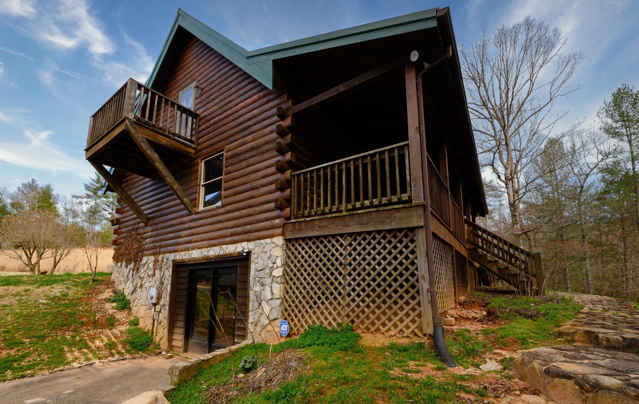 Property image 4 of 1444 Ohennesy Lane in Clover Hill Plantation, Lenoir, NC 28645