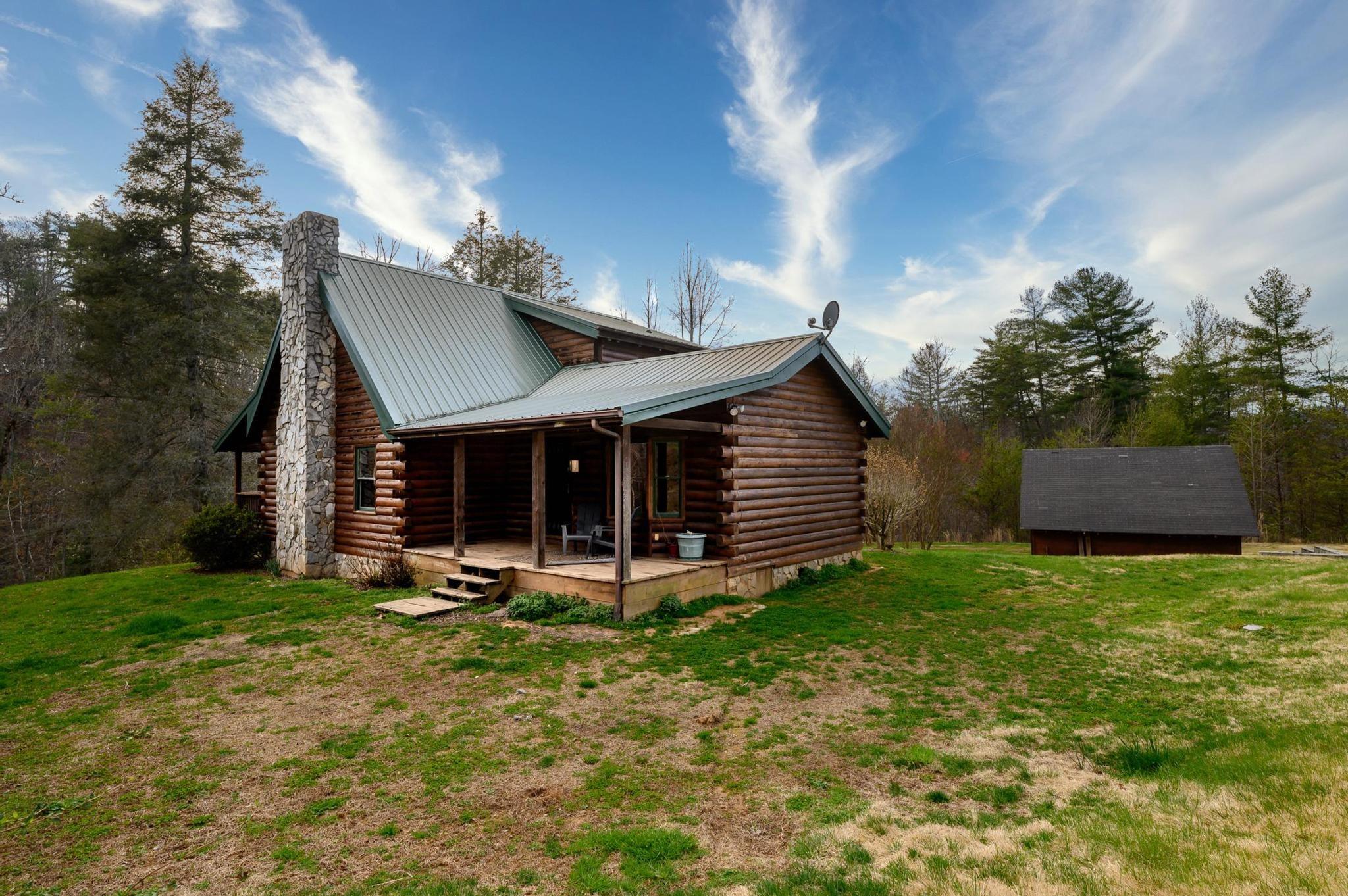 Property image 5 of 1444 Ohennesy Lane in Clover Hill Plantation, Lenoir, NC 28645