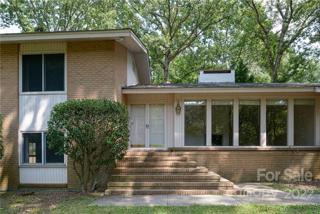 Property image 5 of 4123 Kingswood Road in Kingswood, Charlotte, NC 28226