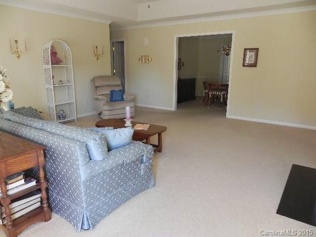 Property image 3 of 2204 Windsor Woods Drive in Windsor Woods, Gastonia, NC 28054