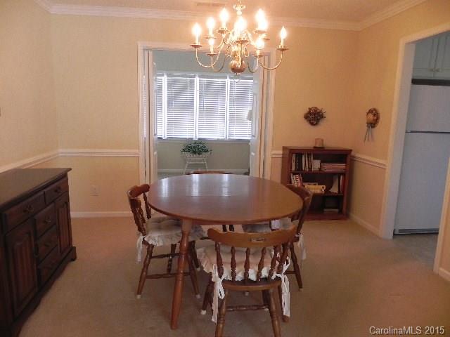 Property image 5 of 2204 Windsor Woods Drive in Windsor Woods, Gastonia, NC 28054