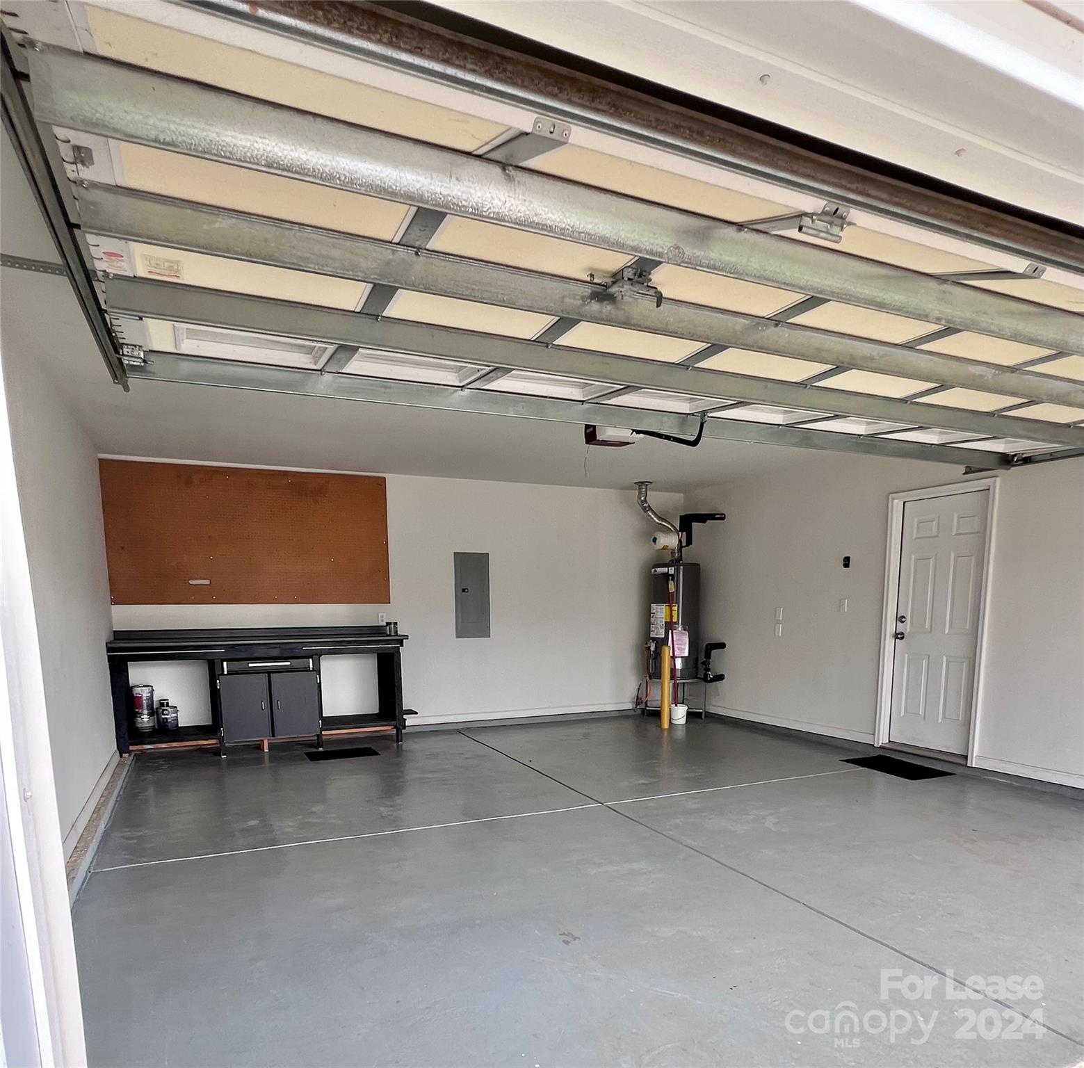 Property image 2 of 2340 Wexford Way in Taras Trace, Statesville, NC 28625
