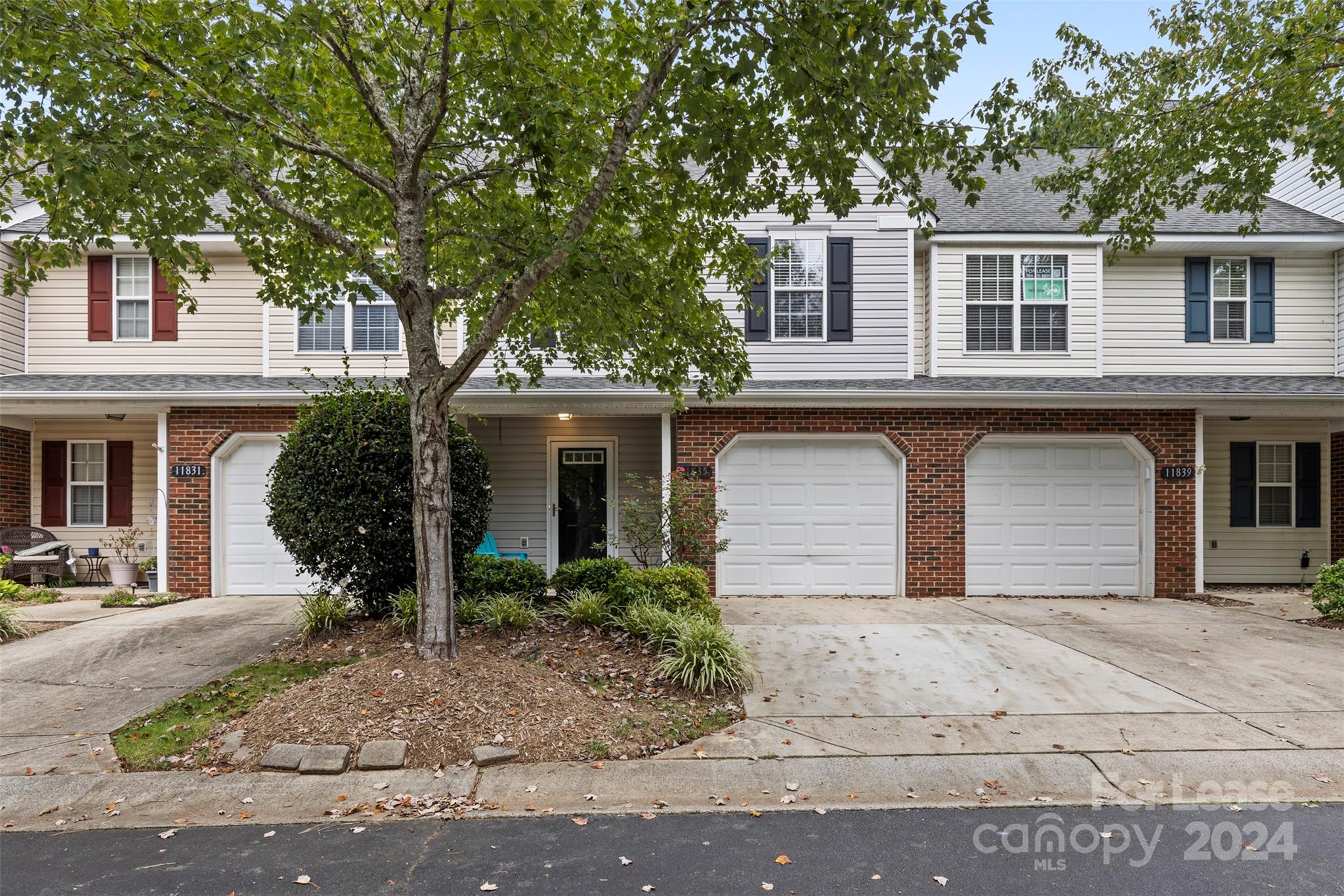 Property image 3 of 11835 Kevin Henry Place in Tyler Woods, Charlotte, NC 28277