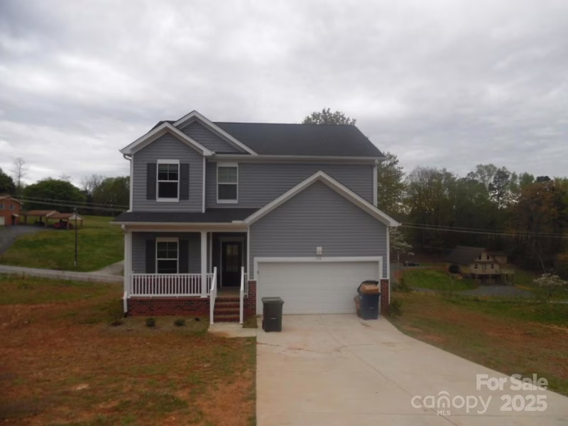 Pebble Creek, Hickory Community