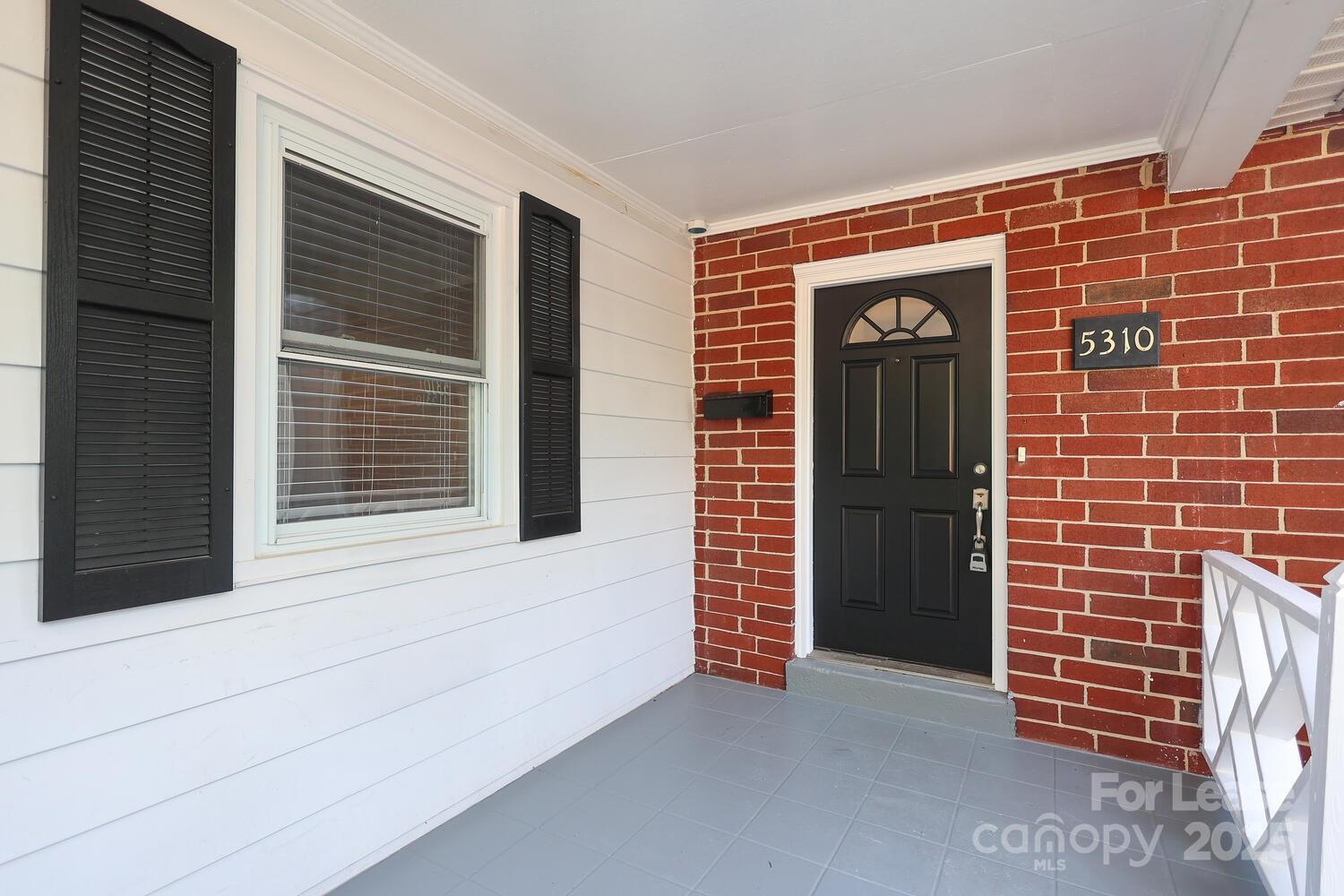 Property image 4 of 5310 Buckingham Drive in Selwyn Park, Charlotte, NC 28209