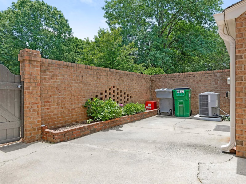 Property image 4 at 6817 Dumbarton Drive, Charlotte, NC 28210