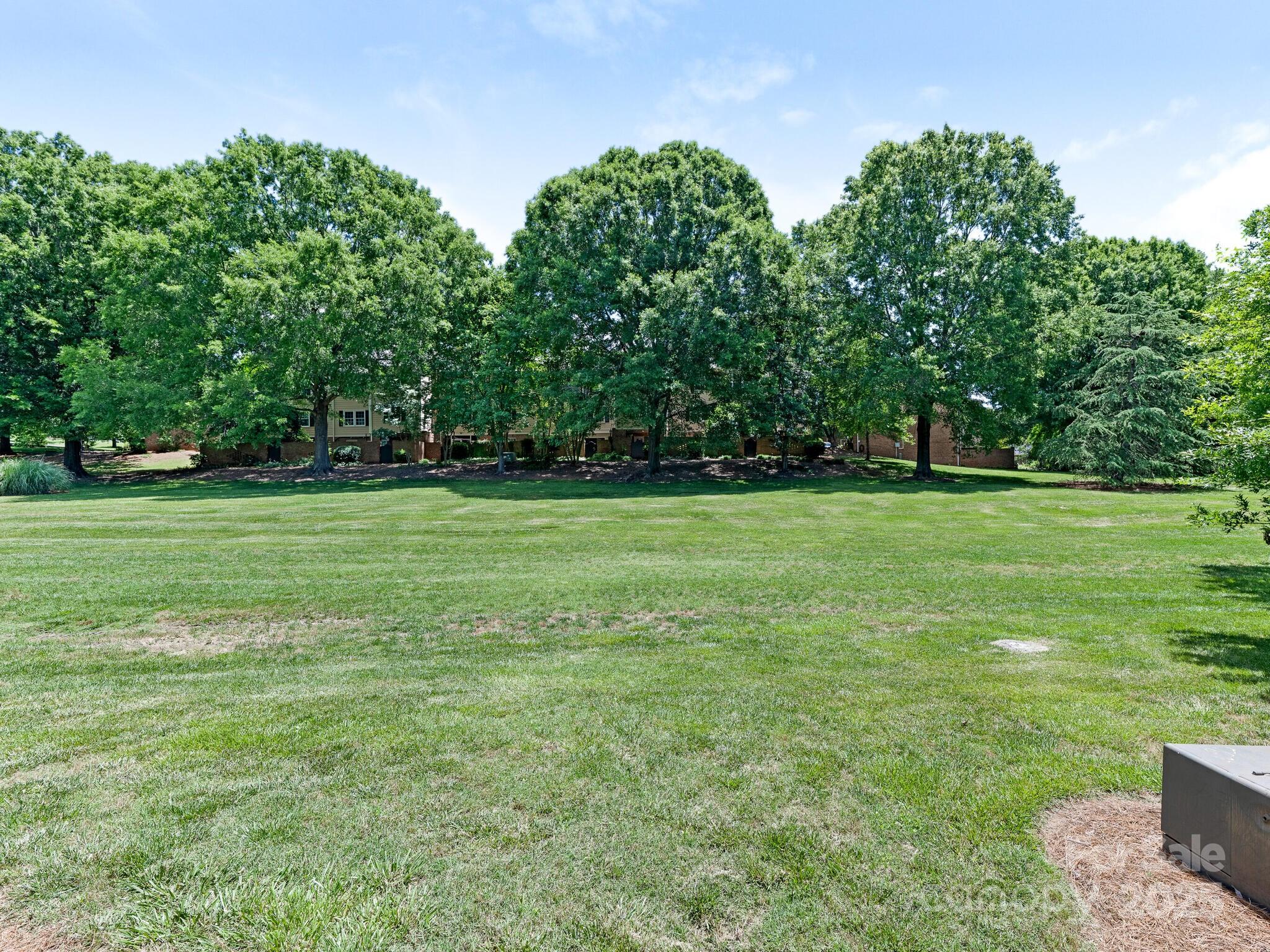 Property image 5 of 6817 Dumbarton Drive in Olde Georgetowne, Charlotte, NC 28210