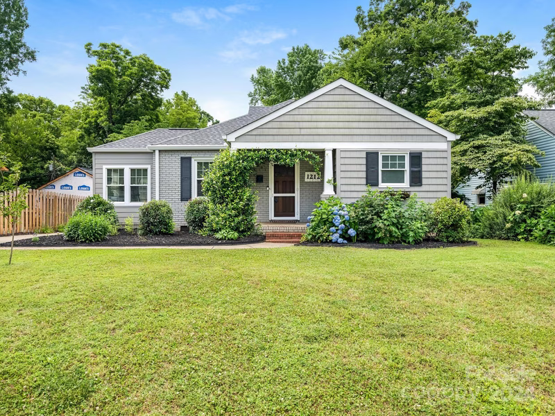 Plaza Acres, Charlotte Community