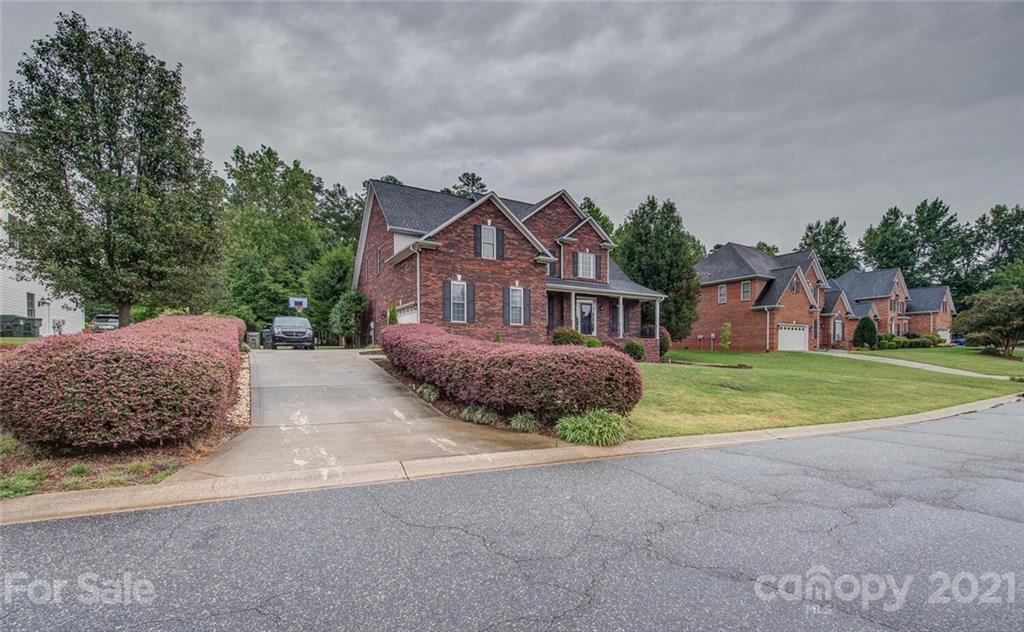 Property image 3 of 5107 Summerell Avenue in CRAMER WOODS, Gastonia, NC 28056