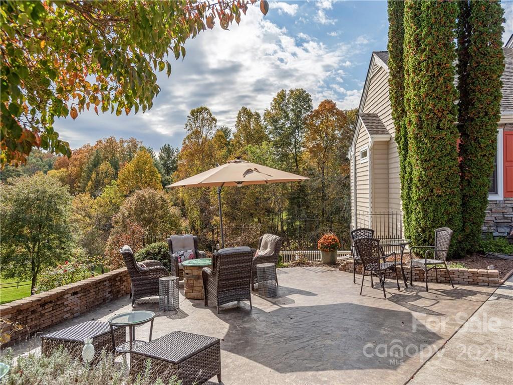 Property image 4 of 125 Cypress Point in Sugar Hollow Farms, Hendersonville, NC 28739