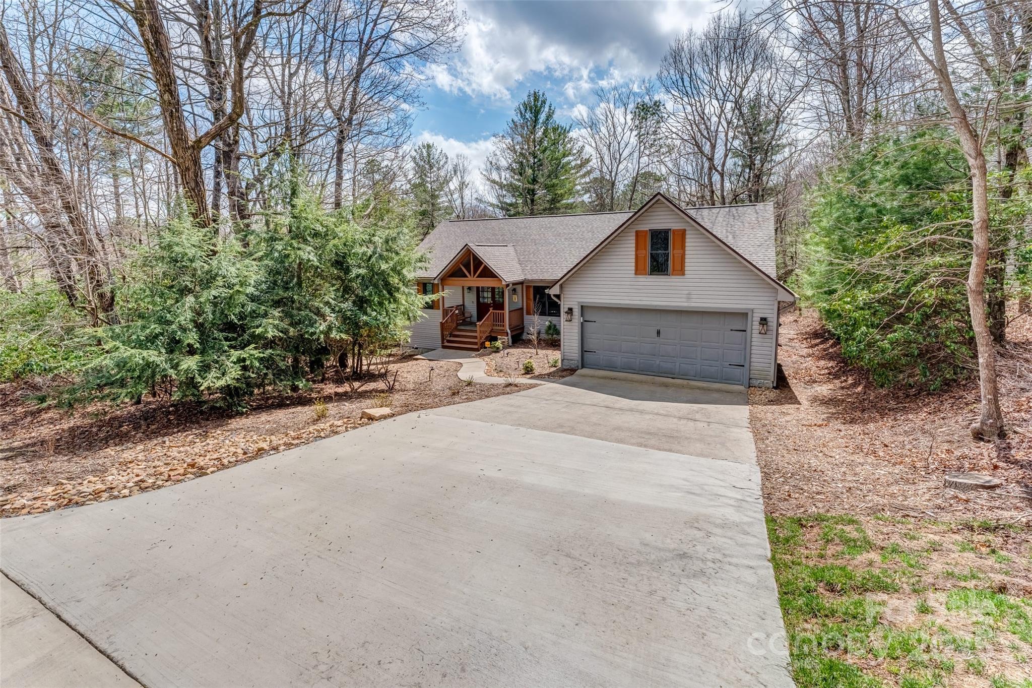 Property image 3 of 226 Ogana Court in Connestee Falls, Brevard, NC 28712