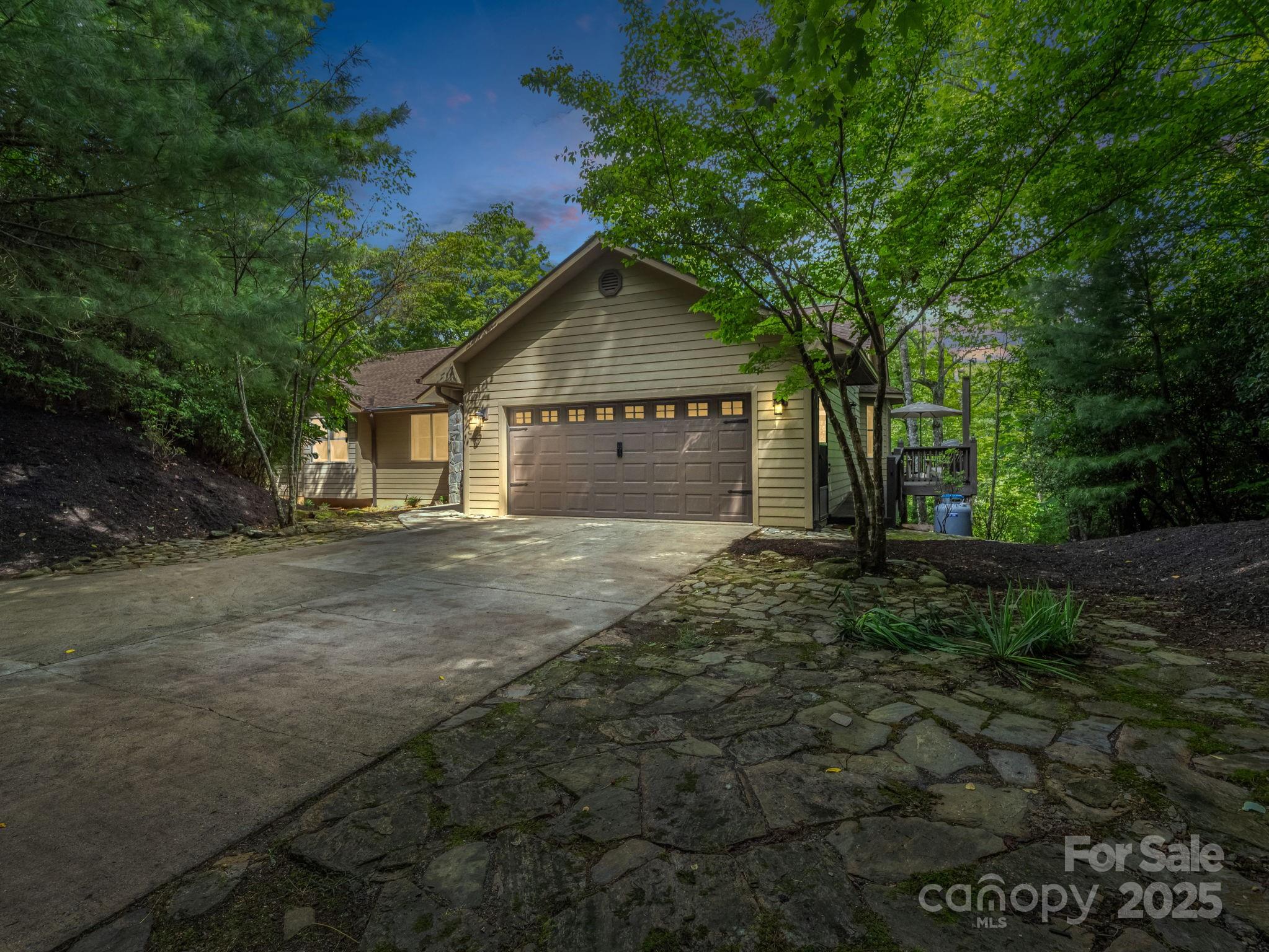 Property image 2 of 603 Kanasgowa Drive in Connestee Falls, Brevard, NC 28712