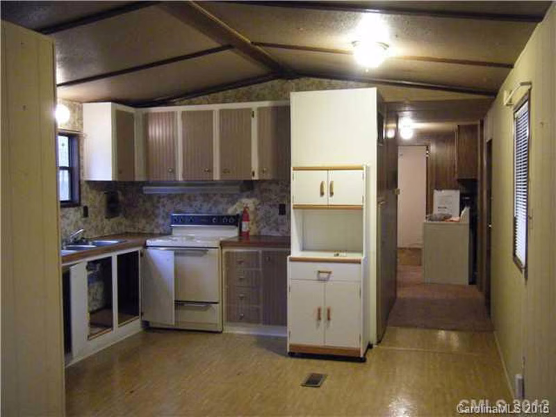 Property image 2 at 6698 Emerald Isle Drive, Sherrills Ford, NC 28673