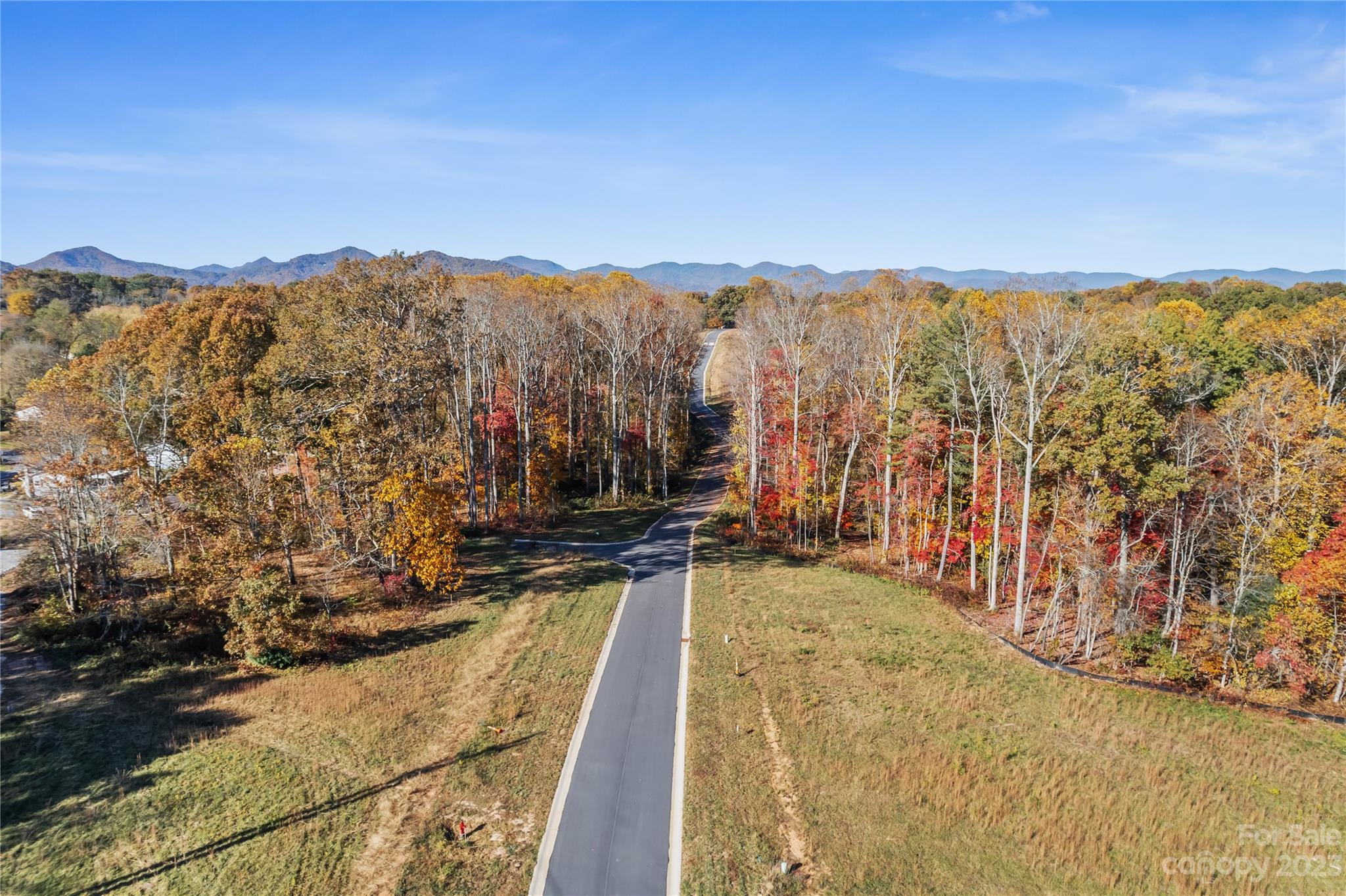 Property image 4 of 25 Scott Meadows Drive in Chambers Trace, Asheville, NC 28806