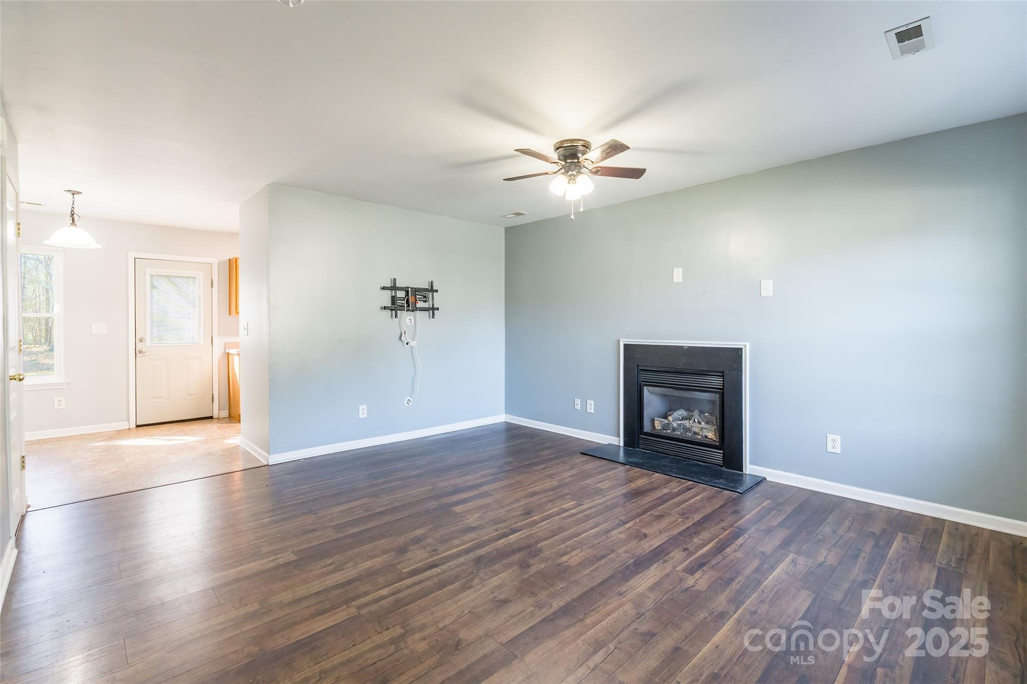 Property image 3 of 842 Wilcrest Court in Hunter Park, York, SC 29745