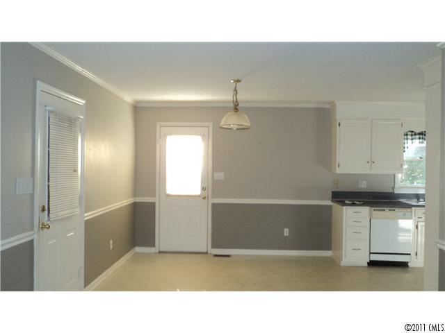 Property image 2 of 1295 Oak Canopy Road in Hillcrest Acres, Lincolnton, NC 28092