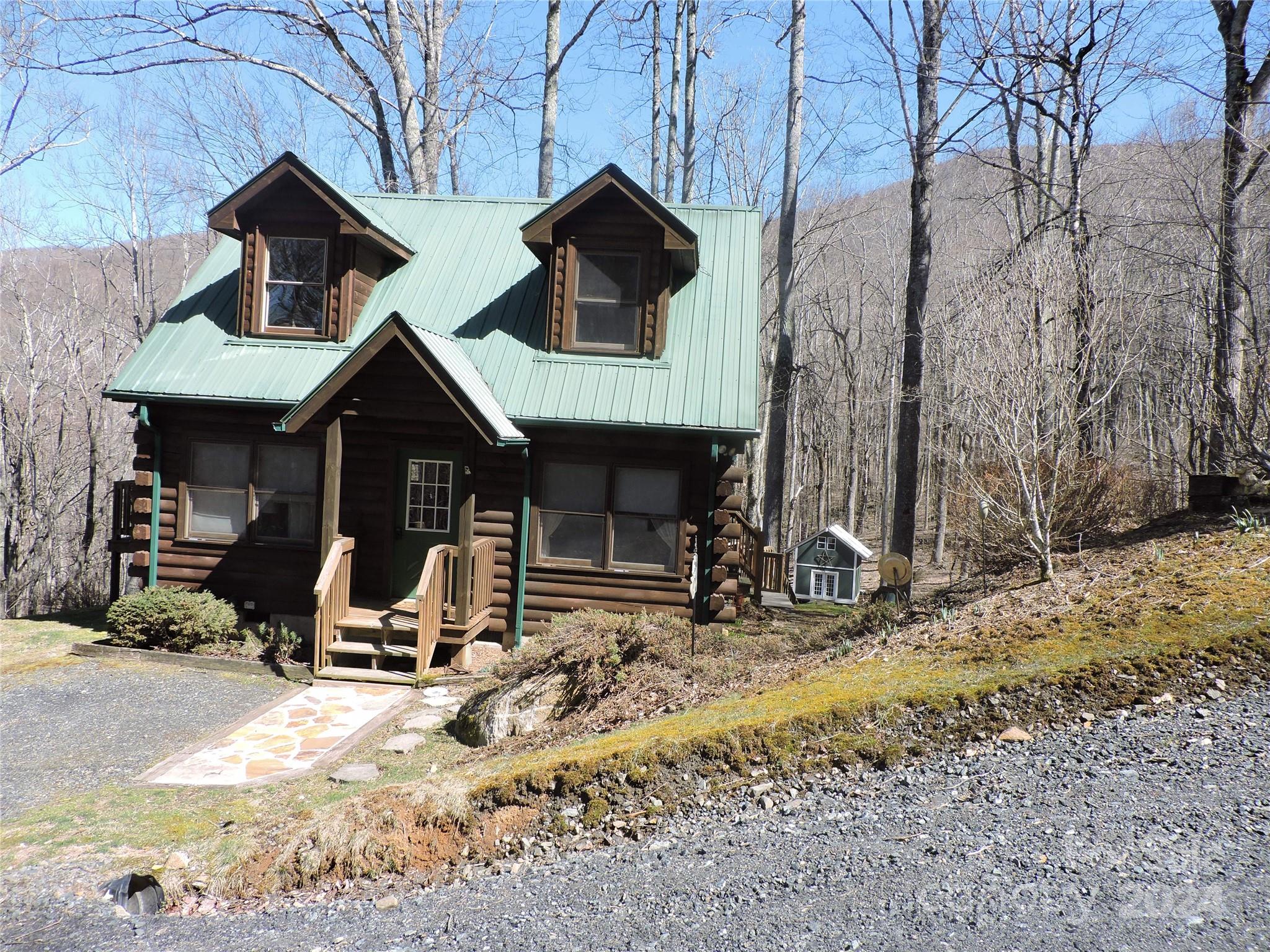 Property image 2 of 643 Amber Drive in Amber Ranches, Bakersville, NC 28705