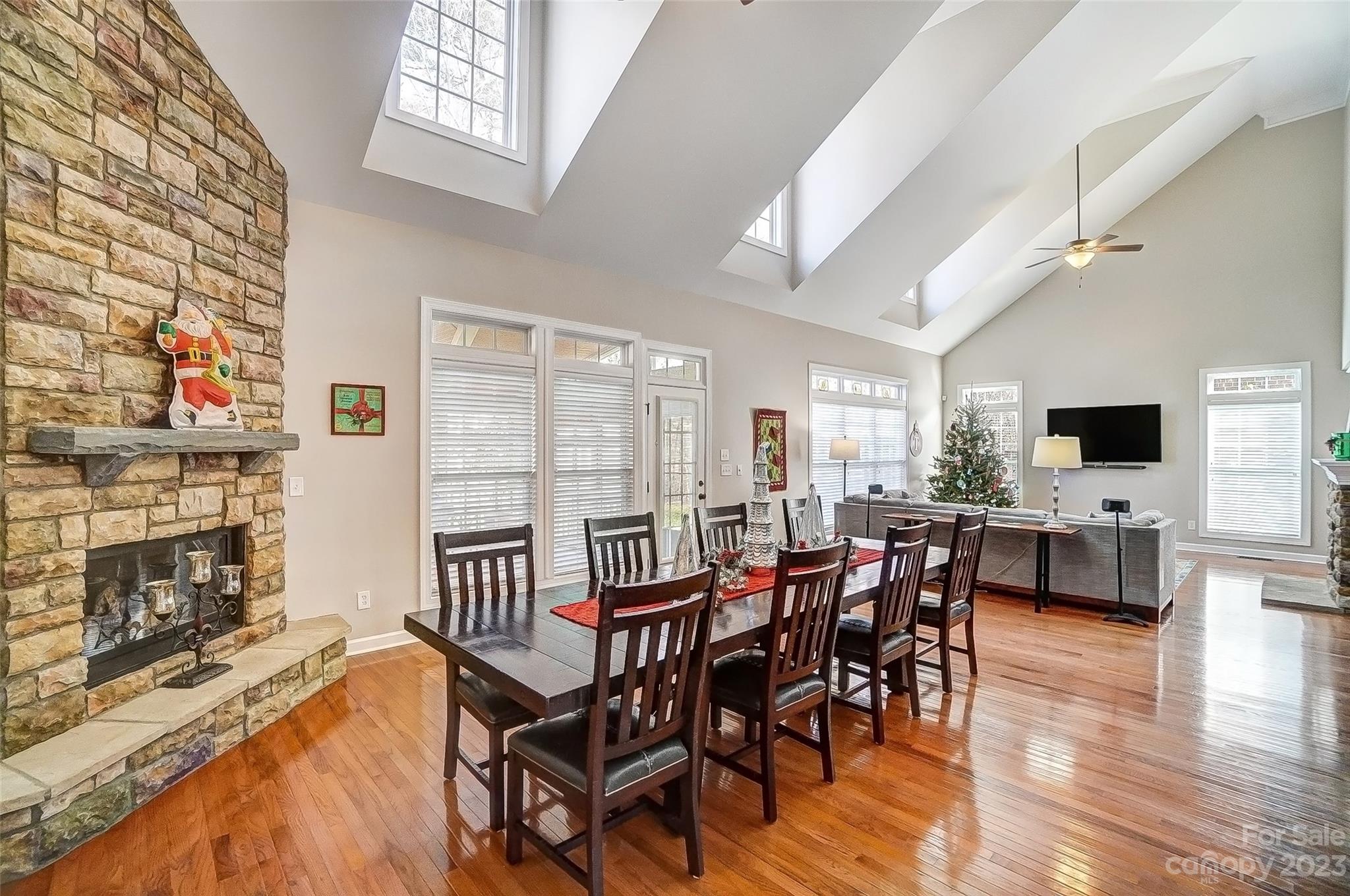 Property image 5 of 411 Deer Brush Lane in Hollister, Waxhaw, NC 28173