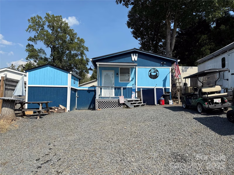 115 Hollywood Trail
