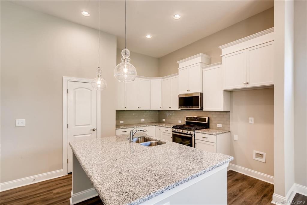 Property image 5 of 1018 Curling Creek Drive in Heritage, Wesley Chapel, NC 28104