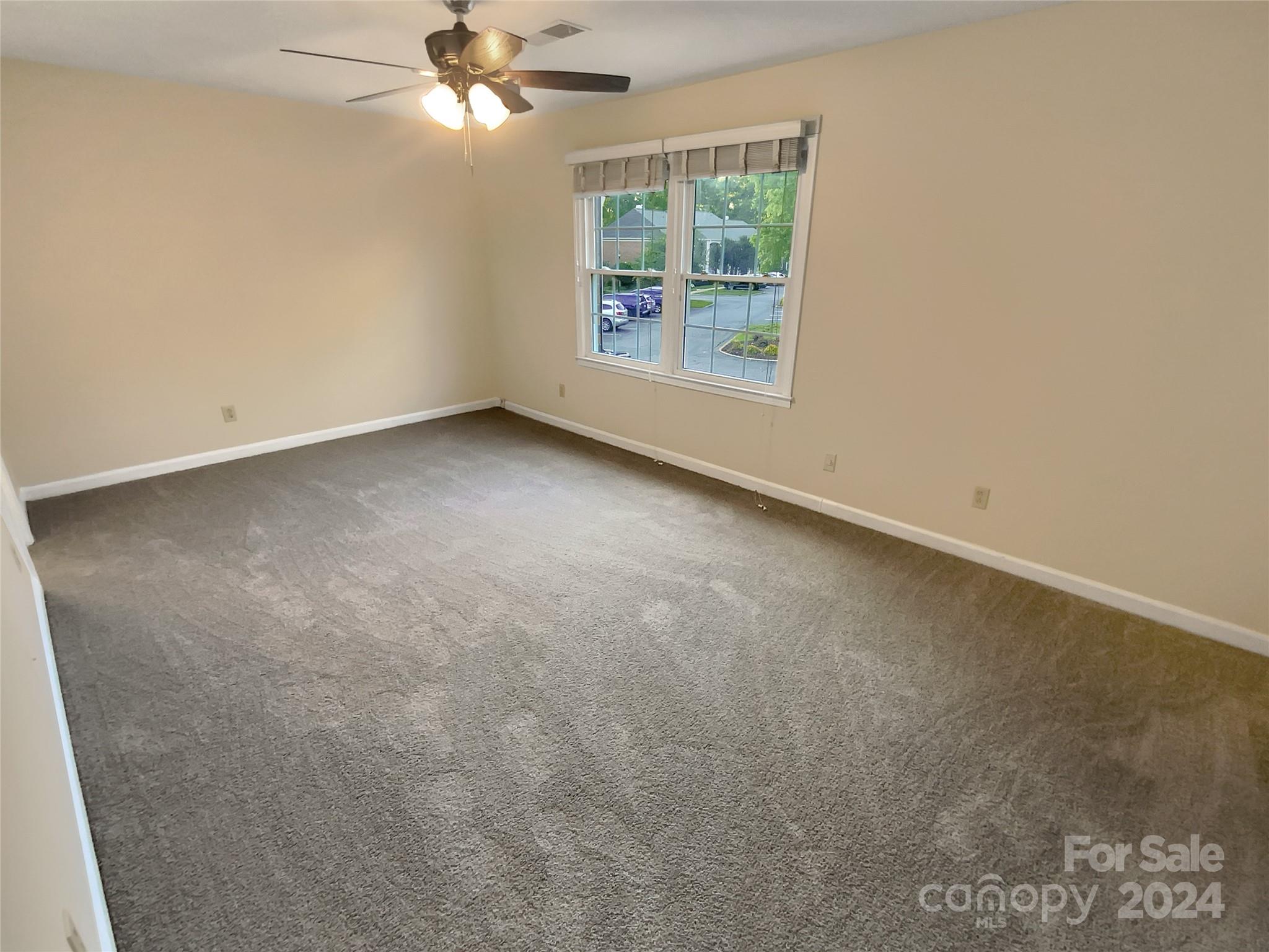 Property image 5 of 6681 Bunker Hill Circle in Olde Georgetowne, Charlotte, NC 28210
