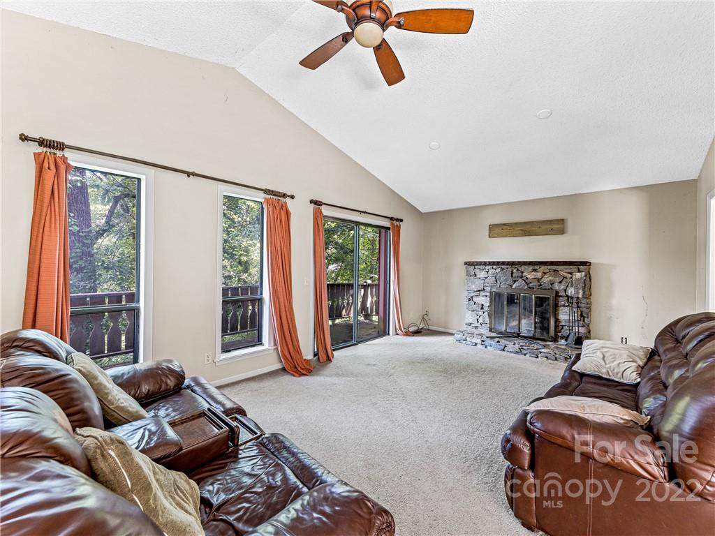 Property image 4 of 3219 Hickory Hill Road in Hickory Hill, Hendersonville, NC 28792