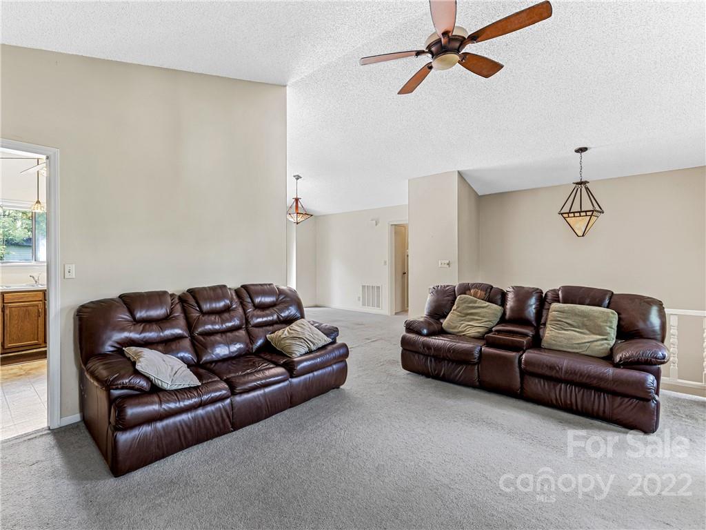 Property image 5 of 3219 Hickory Hill Road in Hickory Hill, Hendersonville, NC 28792