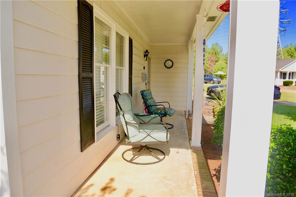 Property image 3 of 409 Iredell Court in Governors Square, Gastonia, NC 28054