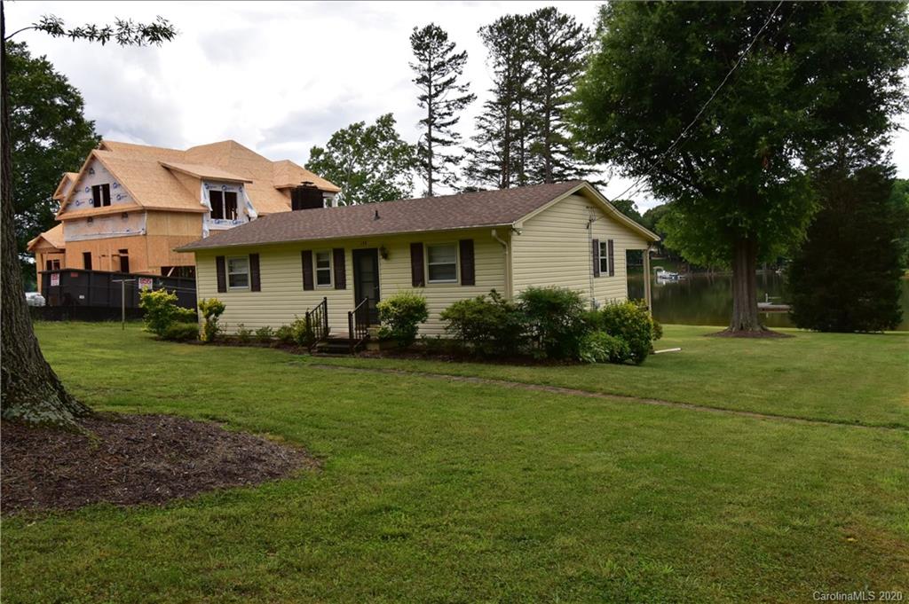 Property image 3 of 140 Morgan Bluff Road in Pirates Cove, Mooresville, NC 28117