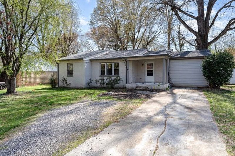 Property image 2 at 634 Hartness Road, Statesville, NC 28677
