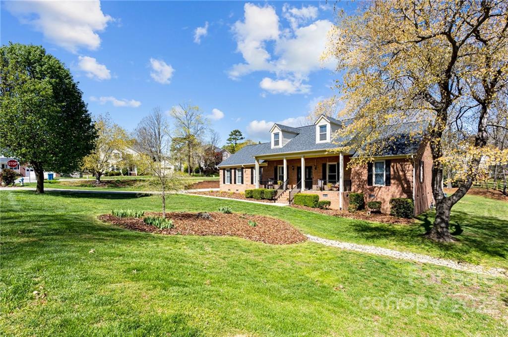 Property image 3 of 1702 Benjamin Drive in Corbin Hills, Salisbury, NC 28146