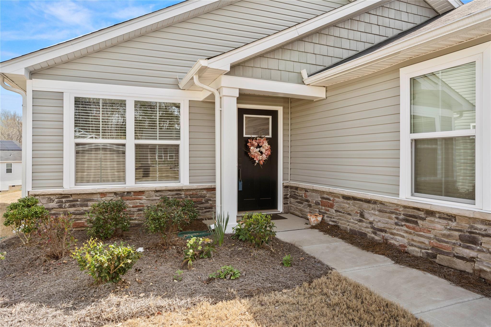 Property image 2 of 9732 Wardley Drive in Woodgrove, Charlotte, NC 28215