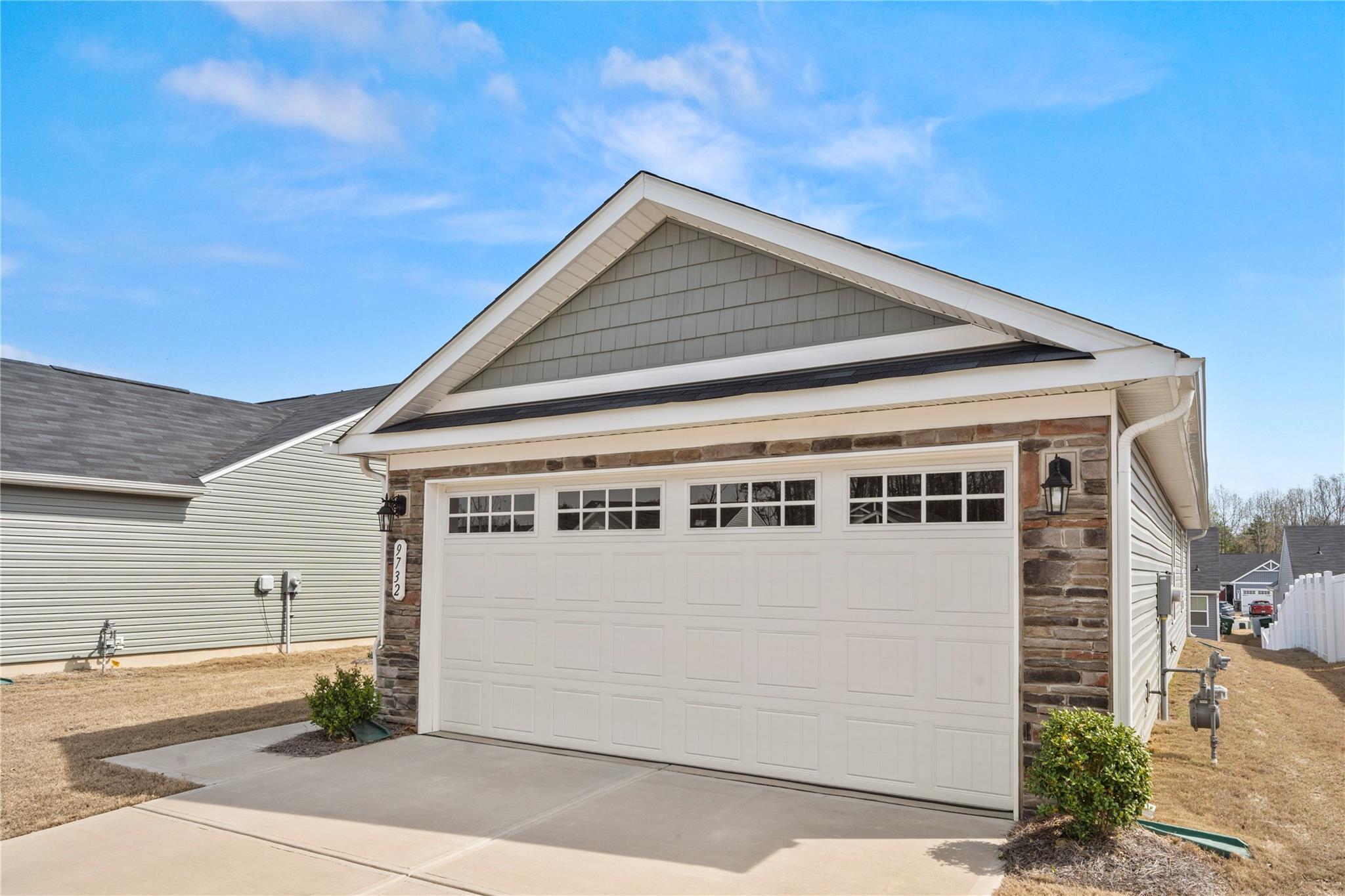 Property image 4 of 9732 Wardley Drive in Woodgrove, Charlotte, NC 28215