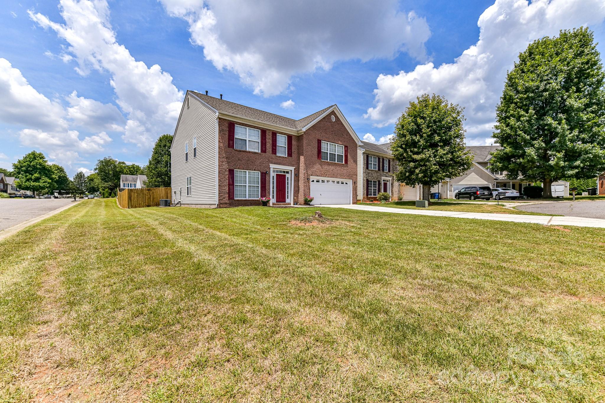 Property image 2 of 601 Castlefin Court in Taras Trace, Statesville, NC 28625