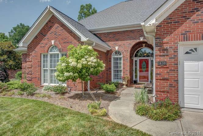 Property image 2 of 1639 Elkhart Circle in Hoffman Place, Gastonia, NC 28054