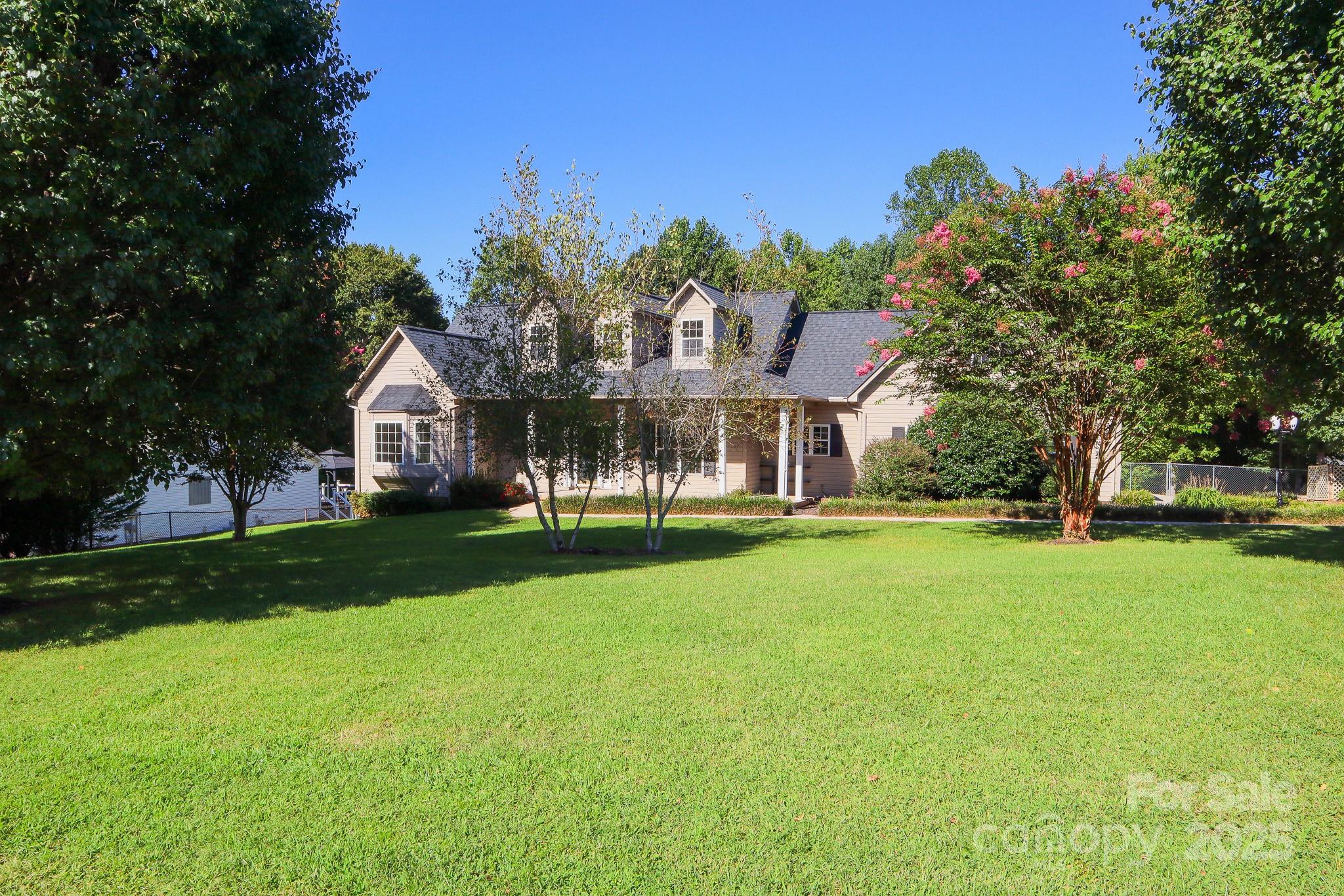 Property image 2 of 4106 Hemingway Drive in Maybrook, Hickory, NC 28601