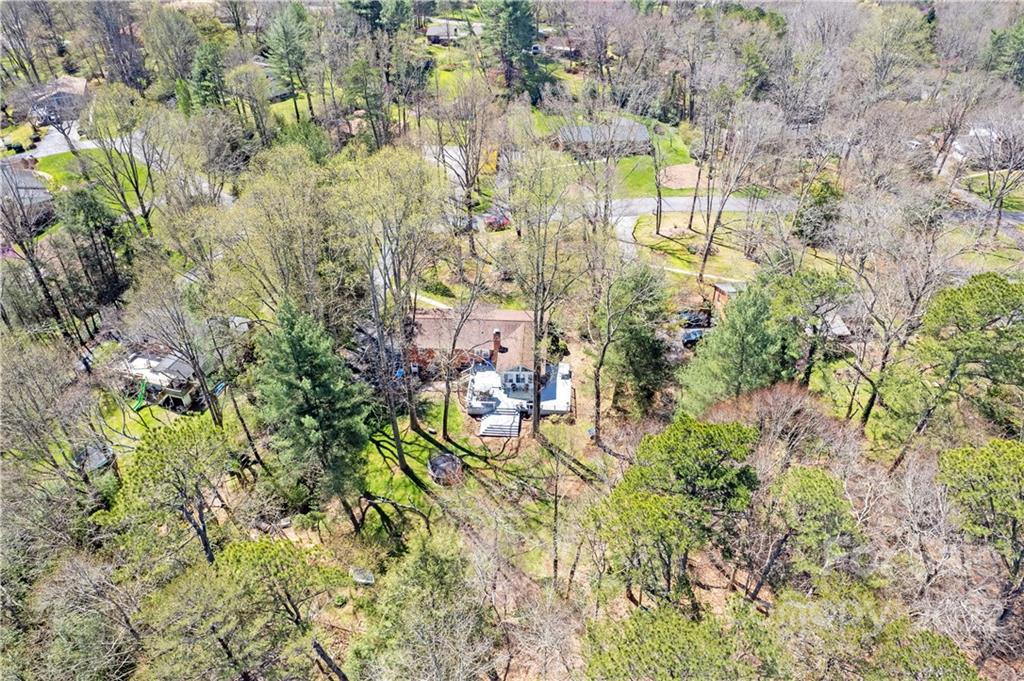 Property image 3 of 1967 Glenheath Drive in Heatherwood, Hendersonville, NC 28791