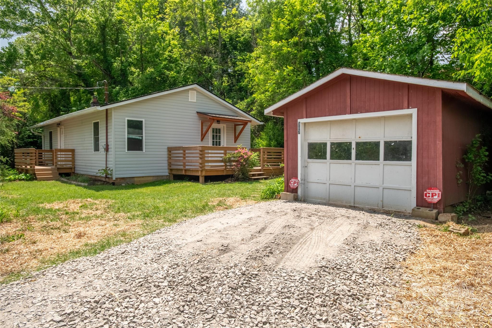 Property image 3 of 307 Hawthorne Avenue in Grovemont, Swannanoa, NC 28778
