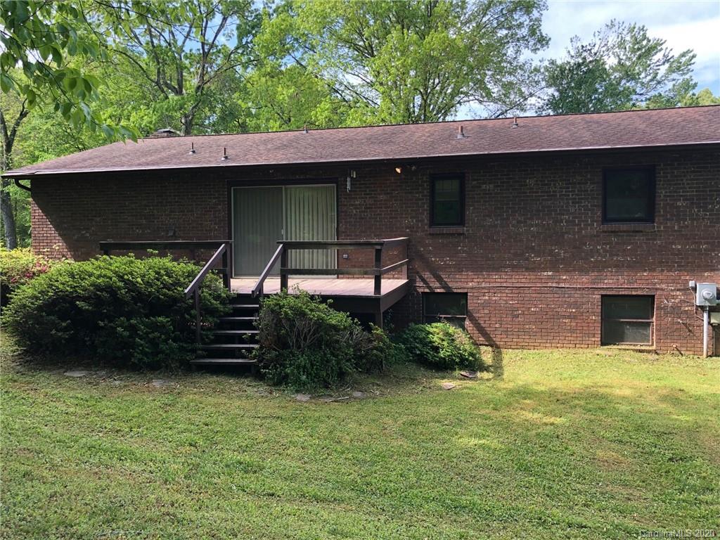 Property image 5 of 1488 Glenheath Drive in Heatherwood, Hendersonville, NC 28791