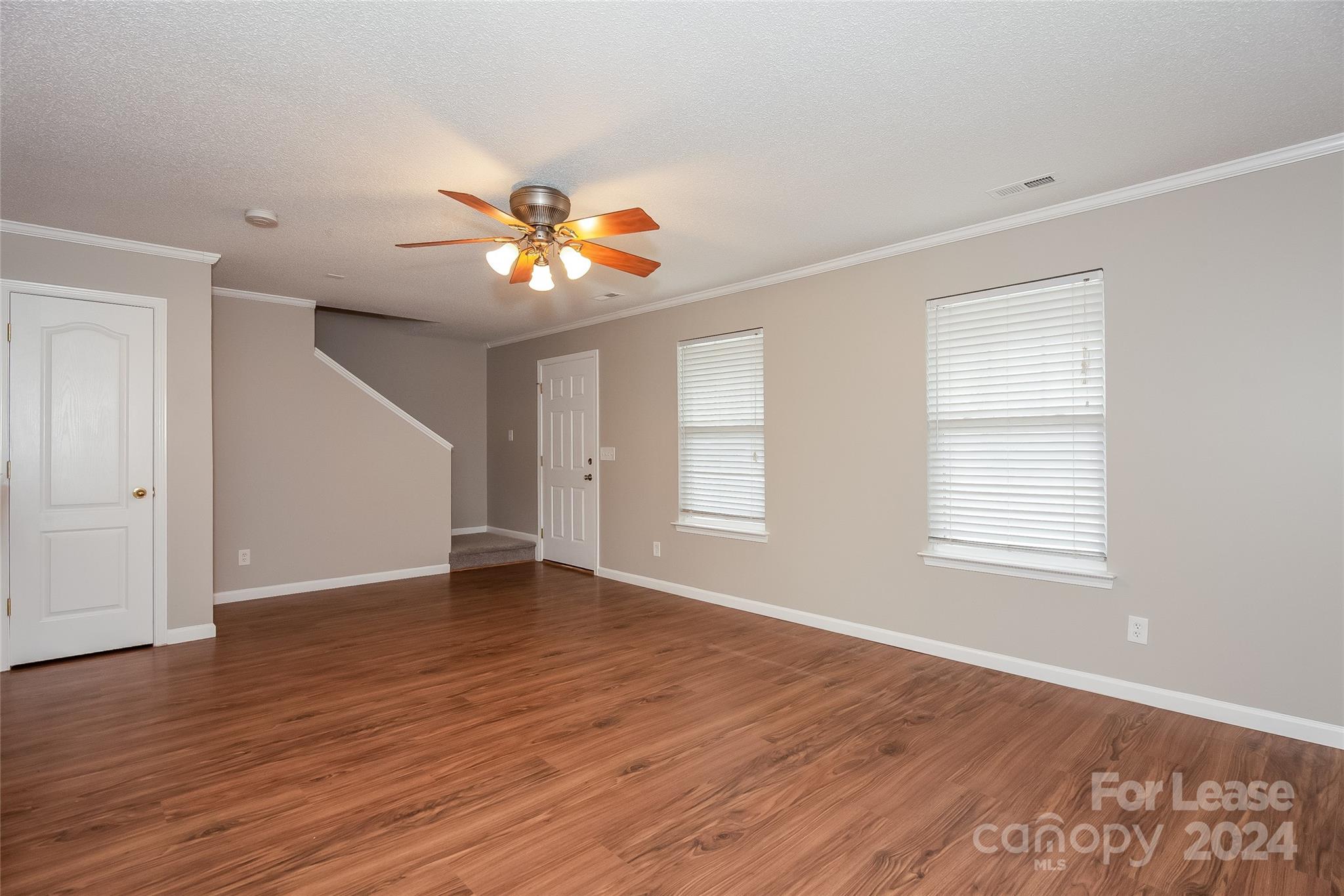 Property image 4 of 129 Peterborough Drive in THE HAMPSHIRES, Mooresville, NC 28115