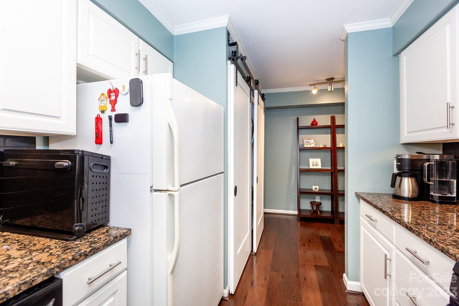 Property image 4 of 2225 Rexford Road in Trianon, Charlotte, NC 28211