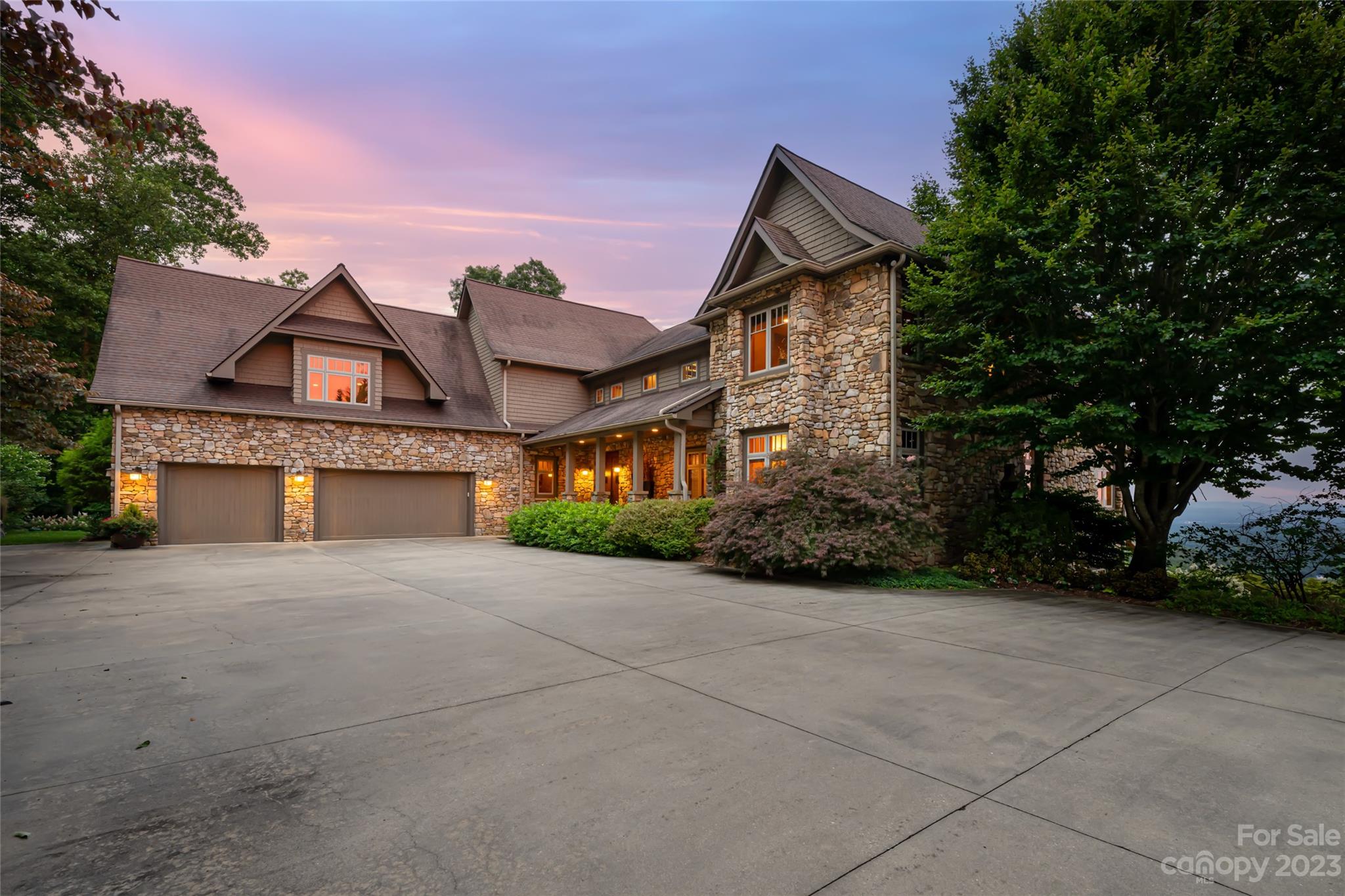 Property image 3 of 99 Crestridge Drive in Poplar Ridge, Asheville, NC 28803