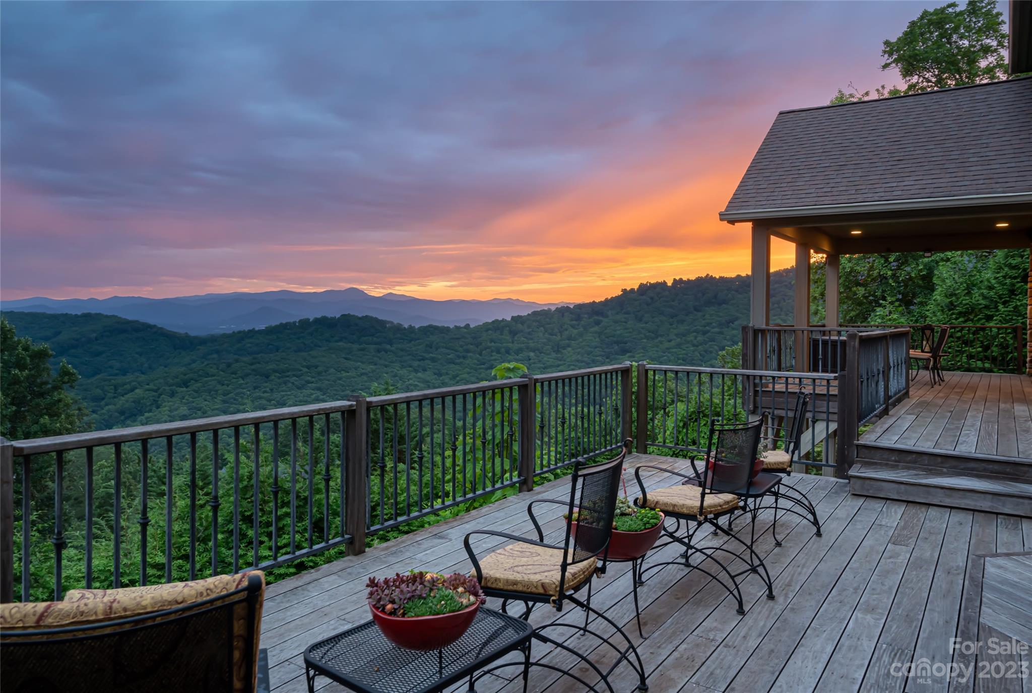 Property image 4 of 99 Crestridge Drive in Poplar Ridge, Asheville, NC 28803