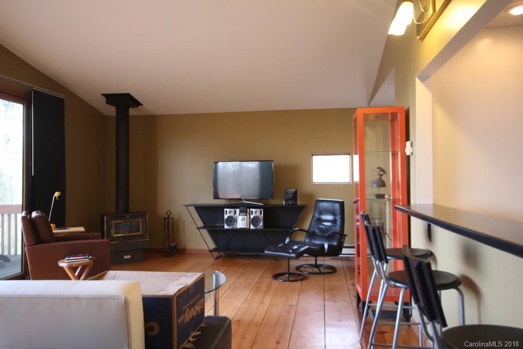 Property image 3 of 321 Kentwood Lane in Blue Ridge Overlook, Pisgah Forest, NC 28768