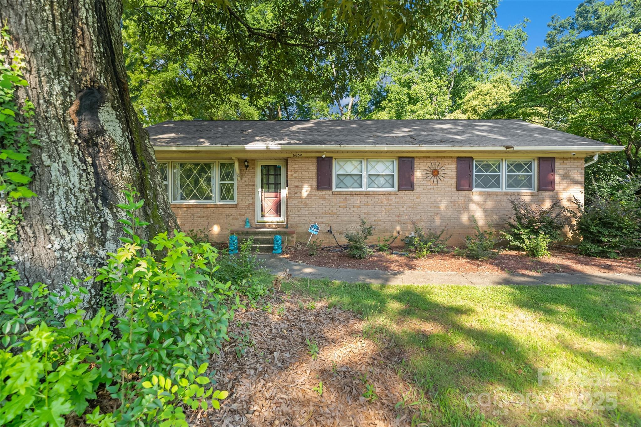 Property image 3 of 6632 Candlewood Drive in Starmount, Charlotte, NC 28210