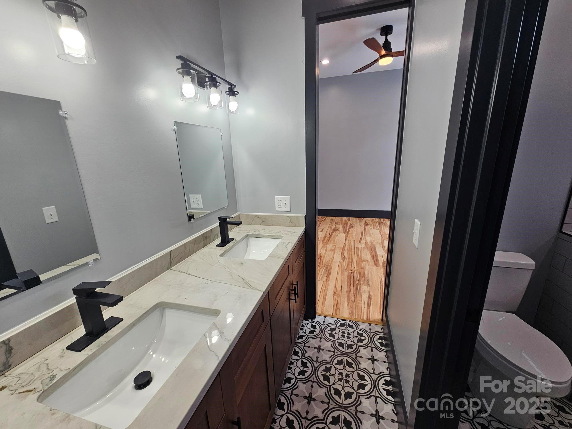 Property image 3 of 1076 Table View Drive in Old Oaks Estates, Morganton, NC 28655