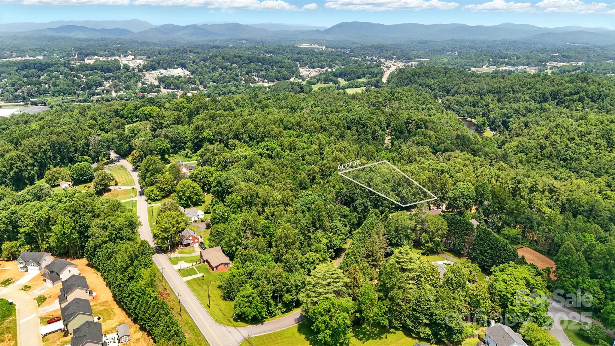 Property image 3 of 209 Buckingham Court in Parkridge Estates, Lenoir, NC 28645