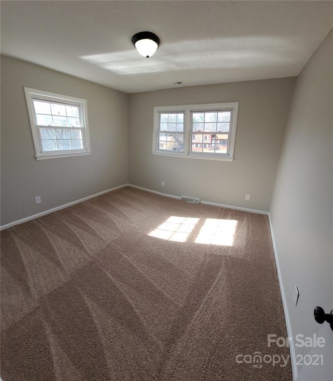 Property image 4 of 409 Ashbrook Road in Rolling Hills, Salisbury, NC 28147