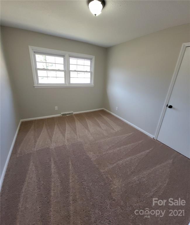 Property image 5 of 409 Ashbrook Road in Rolling Hills, Salisbury, NC 28147