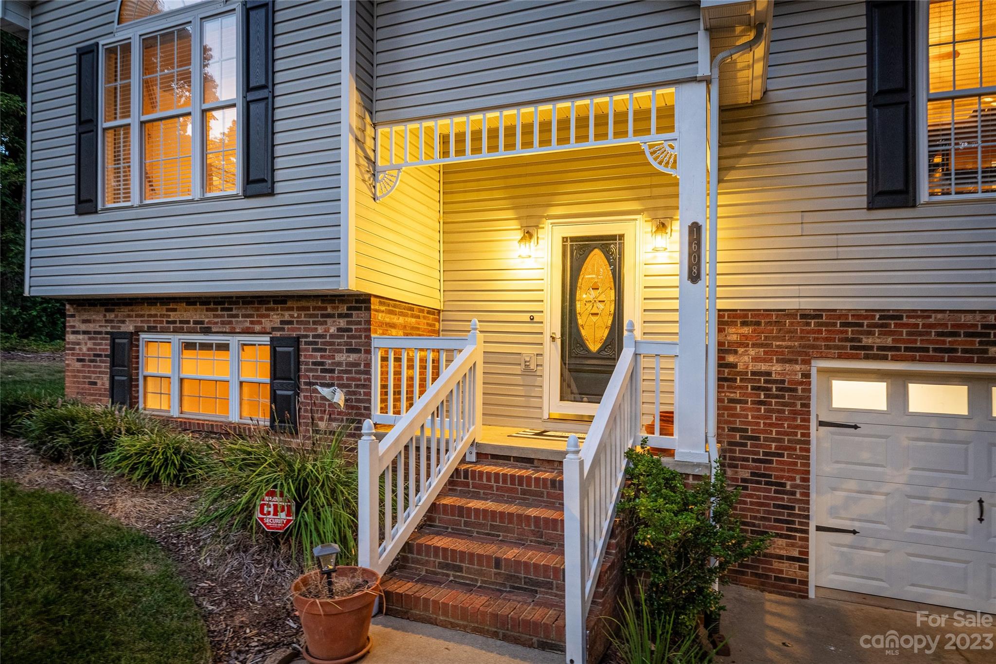 Property image 4 of 1608 8th Street Circle in Providence Forest, Hickory, NC 28602
